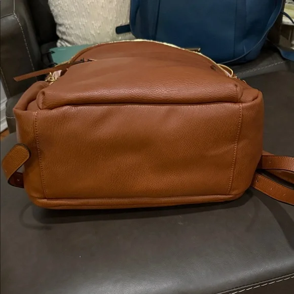 Poppy & Peonies Tan Leather Backpack - Picture 4 of 5